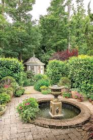 Virginia English Cottage Garden English Cottage Garden Fountain Virginia English Country Garden In 2020 Englische Landhausgarten Cottage Garten Garten