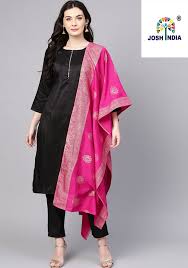 Black And Pink Suit Combination Latest Unique Classy Party Wear Black And Dark Pink Color Salwar Suit For Women In 2020 Casual Dress Outfits Suits For Women Combination Fashion