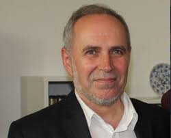 Imami shqiptar nga Berna shprehet në favor të ndalimit të burkës