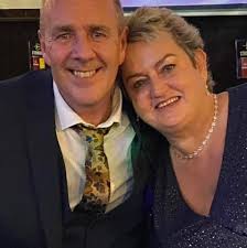 Hi .Mid 50s couple looking for great hotel near beach .First time to  jamaica. Lively bars etc .Not sure whearer to stay at one of the resorts or  an indeoendant hotel. From