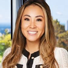 Amy Mickelsen's Instagram, Twitter & Facebook