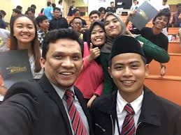 Pengurusan fakulti sains sosial gunaan. Pengalaman Menjadi First Year Student Di Universiti Malaya
