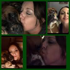 💐Happy Mothers day to all you wonderful Dog Mom's.. 💐 We hope you have an  amazing day 🐾🥰 (Feel free to tag the best dog Mom's you know) 🐾🐾