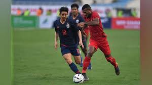 Banyak pertanyaan yang merujuk pada alasan ezra walian memilih timnas indonesia, padahal disisi lain ia juga memiliki kewarganegaraan belanda. Dicukur Thailand Timnas U 23 Terganggu Polemik Ezra Walian Sport Tempo Co