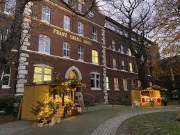 Adventkranze Stollen Geschenkideen Advents Verkauf Vor Dem Franz Sales Haus Essen Steele