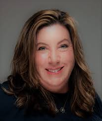 Kimberly Scribner's Instagram, Twitter & Facebook