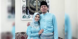 Dan, mungkin juga usia kandungan sari pada ketika itu masih baru lantas mereka. Jep Sepahtu Sari Yanti Yoy Network