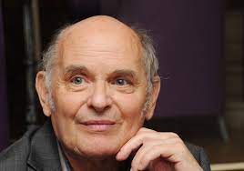 Il a résidé à perrigny durant sa jeunesse. B76bazg5cvbtpm