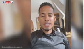 Çalıştığı kurum olan sky'a da çok sayıda izleyici getiriyor. Qi654nl2szgzqm