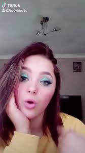 Lacey Mayes (@itslaceym)
