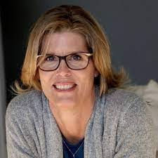 Janine Gray's Instagram, Twitter & Facebook