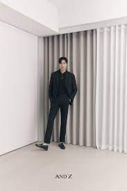 In the stray kids survival show, lee know was eliminated on the 4th episode but he was given the chance to come back. The Imaginary World Of Monika Lee Min Ho Mym Entertainment X Naver And Z Menswear 2021 Brand Ambassador Model Behind The Scene 26 02 2021