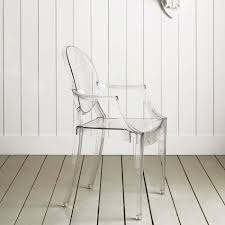 More Kartell I Want These Dining Room Chairs Modern Yet Still Traditional At The Same Time Louis Ghost Chair Chair Green Chair