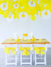 Does Your Little Love Flowers Here Are Some Fun Daisy Party Ideas To Help You Throw The Perfe Daisy Party Yellow Party Decorations Diy Baby Shower Decorations