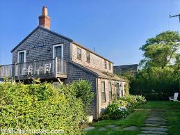 In 1847 she discovered a comet on the roof of the pacific national bank located in the commercial section of main street. 33 Crooked Lane Nantucket Ma Real Estate