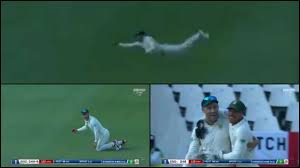 Prima dată a fost în timpul meciului the oval test din 2013 împotriva pakistanului. It S A Bird It S A Plane It S Faf Du Plessis Watch South African Captain S One Handed Catch Against England