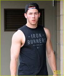 Znalezione obrazy dla zapytania nick jonas