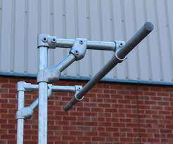 Chaise romaine prévue pour l'intérieur mise en extérieur ? Chaise Romaine Barres De Tractions Et Dips Assemblage Direct