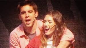Ésta, fue una de las pocas parejas de la novela que blanqueó su relación, pero hoy, no están más juntos. Cande Vetrano Hablo Del Sex Symbol De Cachete Sierra Su Primer Novio Diarioshow El Portal De Espectaculo