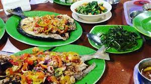 Bbq ribs, roti sosis bbq, nasi sapi bbq, nasi rawon, cream soup, omelet, seafood, hingga hidangan penutup yang enak. Enam Rumah Makan Seafood Yang Enaknya Kebangetan Di Kota Makassar Ada Sajian Ikan Napoleon Lho Tribun Timur