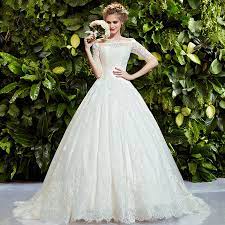 Exotische palmenprints erinnern an urlaub und meer und sorgen genauso für gute laune wie wallende maxikleider mit buntem zickzackmuster. Omyw0022 Off Schulter Halbarm Spitze Brautkleider Lange Zug Exotische Hochzeitskleider Lace Wedding Dress Exotic Wedding Dresseswedding Dress Long Aliexpress