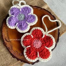 🌸 Crochet Flower Bag Charm 🌸 Hello everyone, full tutorial for this flower  bag charm is now up on my YouTube (link in bio!). You can also use this bag  charm to