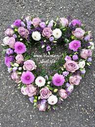 Autoschmuck und autodeko für ihre perfekte hochzeit. Offenes Herz In Pastelltonen Als Autodekoration Mit Sommerlichen Bluten Wie Dahlien Rosen Limonium Eustoma Auto Dekoration Dekoration Autoschmuck Hochzeit