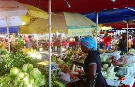 En Guadeloupe Fruits Et Legumes Sur Le Marche De La Darse A La Une De L Actualite En Guadeloupe Les Infos Les Dossiers Et Les Diaporamas Franceantilles Fr
