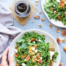 arugula fig salad with balsamic vinaigrette