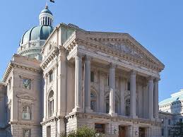 The structure is divided into five symmetrical bays: Indiana Statehouse In Indianapolis Vereinigte Staaten Von Amerika Sygic Travel