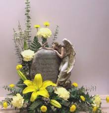 We Are Local Florists Send Flowers To Toledo And Sylvania Ohio Oh Funeral Floral Arrangements Sympathy Flowers Casket Flowers