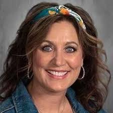 Lynette Higgins's Instagram, Twitter & Facebook