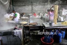 Pabrik tersebut diduga memproduksi mi berformalin selama dua tahun. Mengintip Pabrik Mi Yang Legendaris Di Yogyakarta Republika Online