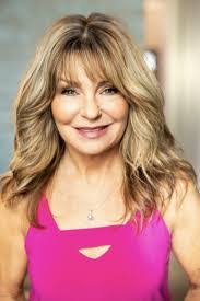 Lori Lakes's Instagram, Twitter & Facebook