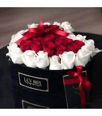 Offrez des fleurs en 4 h avec 123fleurs. Livraison Roses Fraiches En Coeur Flowerbox En 4h Luvbox Paris