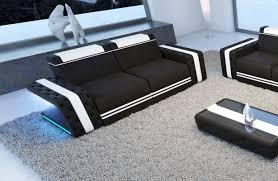 Dank der platzsparenden größe lassen sich die möbelstücke in verschiedenen räumen nutzen, beispielsweise 2 Sitzer Sofa Imperial Bei Nativo Mobel Oesterreich Gunstig Wohnzimmer Couch Mobel Sofa Gunstige Wohnzimmer