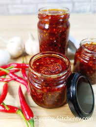Homemade Chili Garlic Sauce Yummy Kitchen Recipe Homemade Chili Recipes With Chili Garlic Sauce Chili Oil Recipe