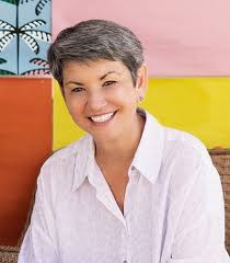 Kathy Hewitt's Instagram, Twitter & Facebook