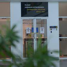 0 ratings0% found this document useful (0 votes). Seksyen Perkhidmatan Bahagian Sumber Manusia Universiti Malaya Home Facebook