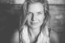 ABOUT — Ellen Aarts