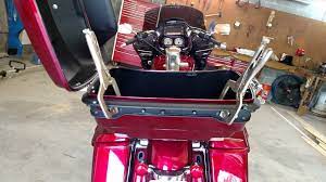 1x king size tour pack w/latches/hinges/free carpet liner 2x speaker pods 2x speakers 2x metal black mesh screens 2x stylish chrome finish screen retaining. Adding King Tour Pak With Lights To A Special Harley Davidson Forums