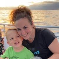 Leslie Walser's Instagram, Twitter & Facebook