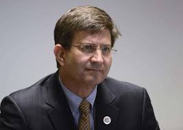 Schneider withdraws support for gubernatorial candidate Biss