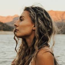 Katie Pusateri's Instagram, Twitter & Facebook