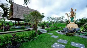 Sehingga sekitar rumah dikelilingi oleh kebun, sawah, tanah pertanian, peternakan dan taman. Special Offer Promo Bebek Tepi Sawah Resto Ubud Set Menu Crispy Duck Tepi Sawah Kebalilagi Com