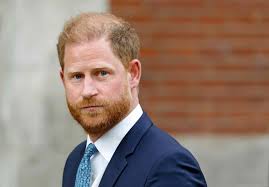 Prince Harry's Friends Share Details About His Mood As He Arrives In the  U.K. for a 4-Day Visit