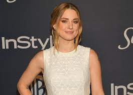 Justin hartley as kevin and alexandra breckinridge as sophie in this is us. Who Is Alexandra Breckenridge Aka The Star Of Virgin River Purewow