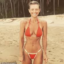 Myvidster is a social video sharing and bookmarking site that lets you collect, share and search your videos. Nicky Whelan Shows Off Her Trim Physique In An Orange Bikini As She Holidays In Mexico Daily Mail Online