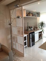 Tembok pembatas ruangan, pembatas ruangan dari kayu, pembatas ruangan dari triplek, sekat ruangan bambu, sekat ruang tamu minimalis modern, sekat ruang tamu mewah, cara membuat sekat ruangan dengan triplek, bahan sekat ruangan. Partisi Ruang