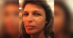 Ann Etter's Instagram, Twitter & Facebook